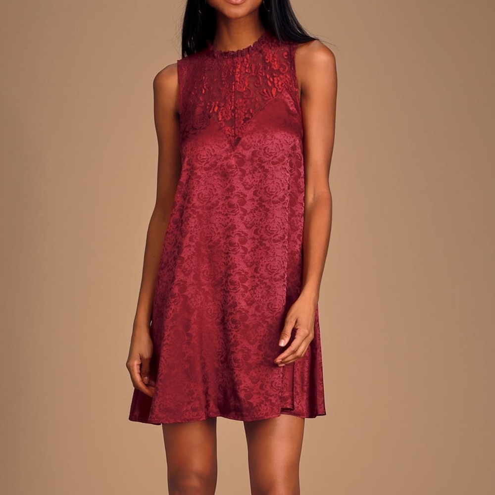 NWT Red Floral Embossed Satin Swing Dress, small